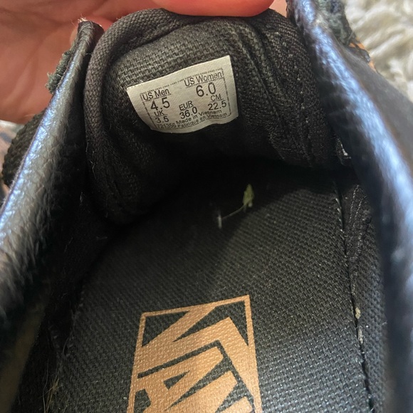 Cheetah platform vans - Picture 2 of 3